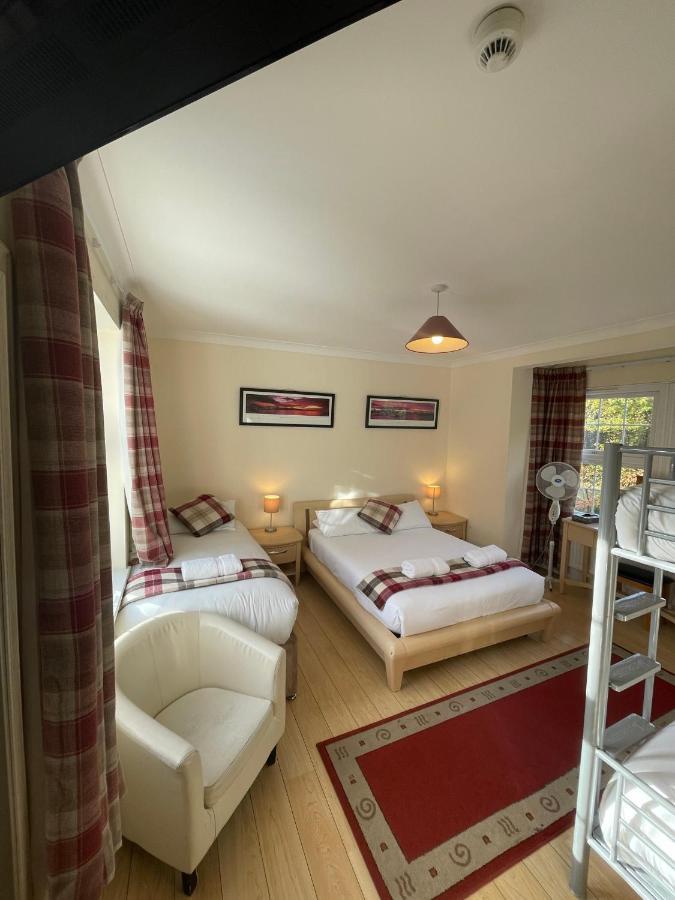 Oakhurst Gatwick B&B Crawley (West Sussex) Exterior foto
